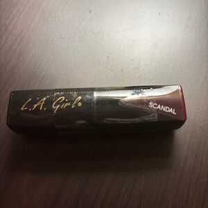 LA Girl Scandal Lipstick - Vibrant‎ Red
